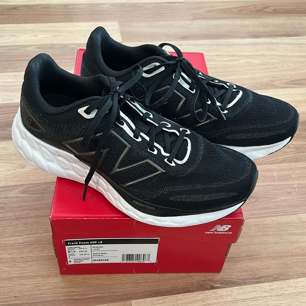 New Balance - Sz 8.5 -  Black - Fresh Foam Running